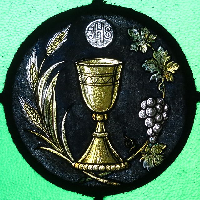Eucharistic_Host_and_Chalice.jpg